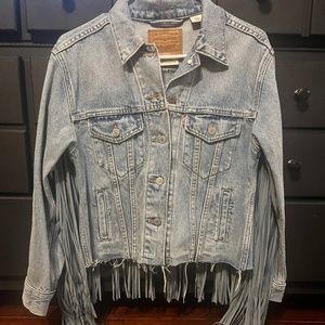 New Levi's Ex Boyfriend Fringe Trucker Jean Denim Jacket in Blue